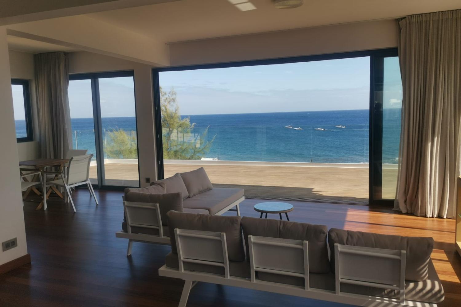 Oceans Luxury Oceanfront Apart Sunset View With Pool Apartment Flic en Flac Exterior photo