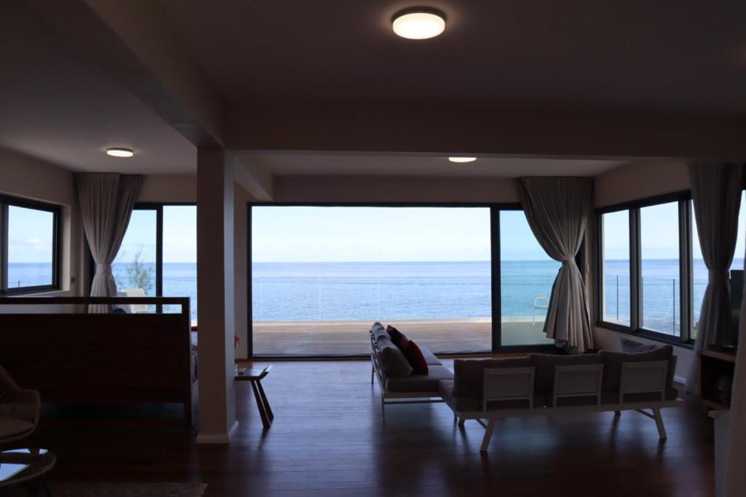 Oceans Luxury Oceanfront Apart Sunset View With Pool Apartment Flic en Flac Exterior photo